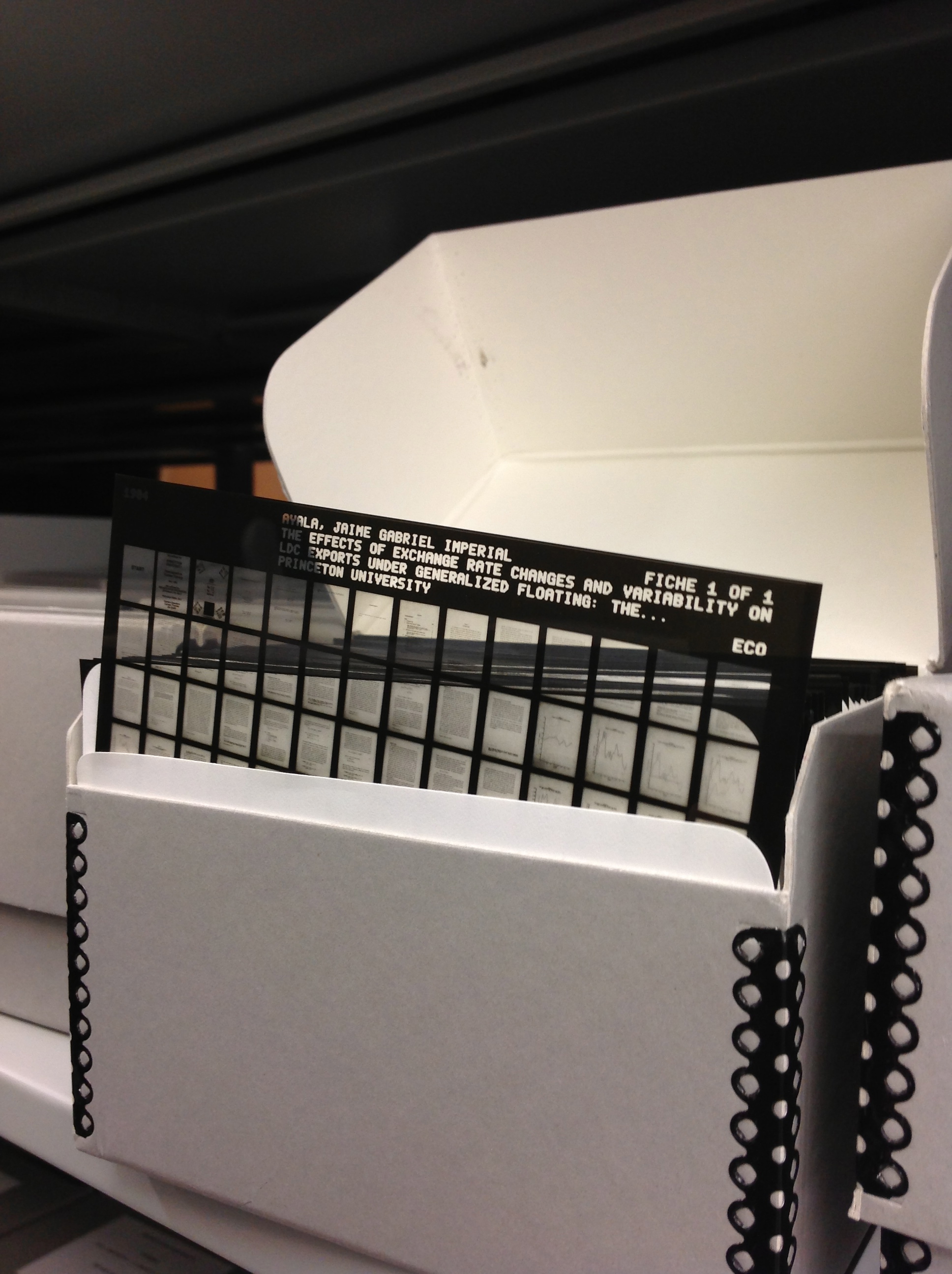 Microfiche Thesis – University Archives